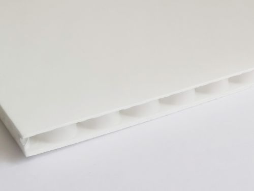 Płyty polipropylenowe PP o strukturze rdzenia plaster miodu grubość 5,4 mm, kolor biały